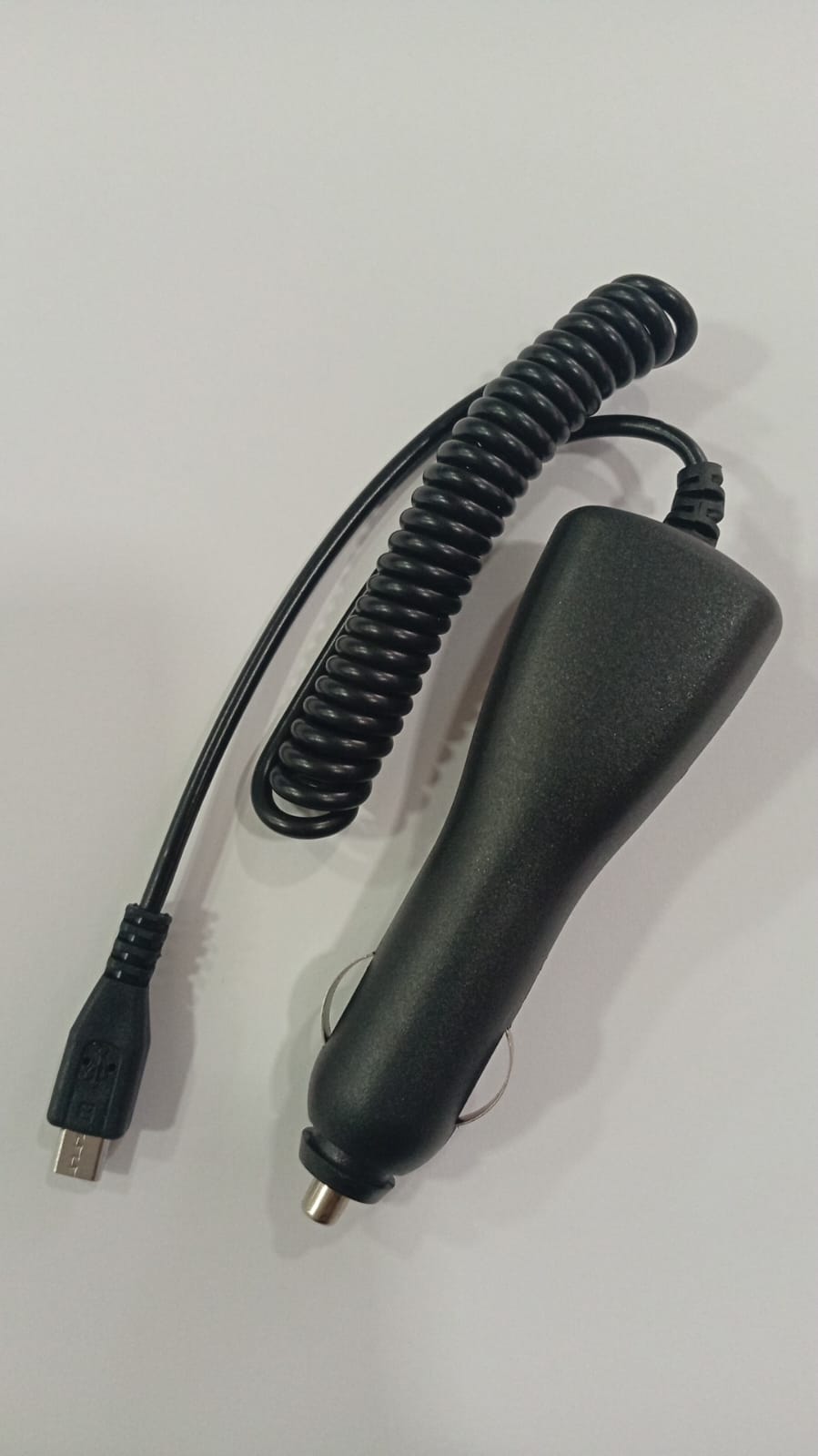 Cargador 12V c/ cable OKEY